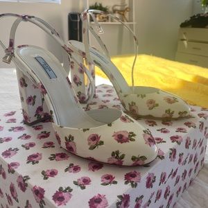 Cute Vintage style Vernice Rose Prada Heel